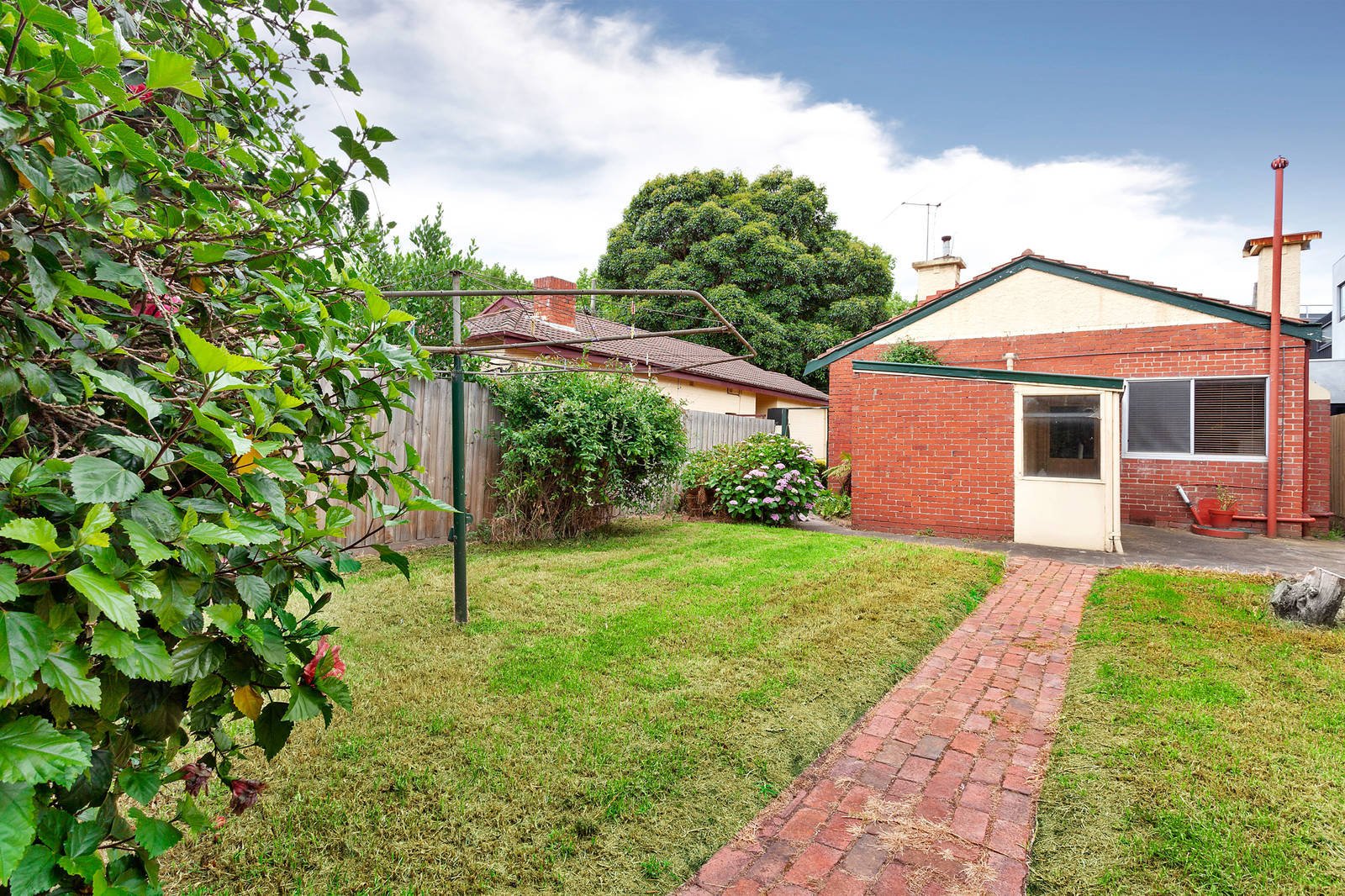 Property Gallery Thumbnail 3