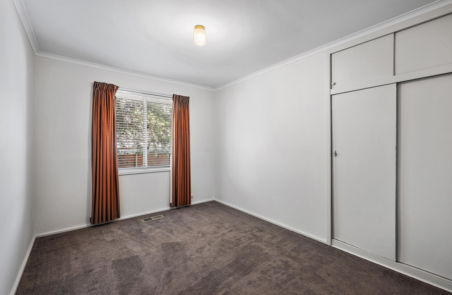 58 Greenslopes Drive, Mooroolbark image 6