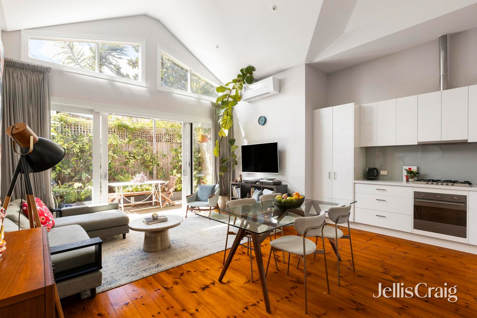 58 Helen Street, Northcote image 2
