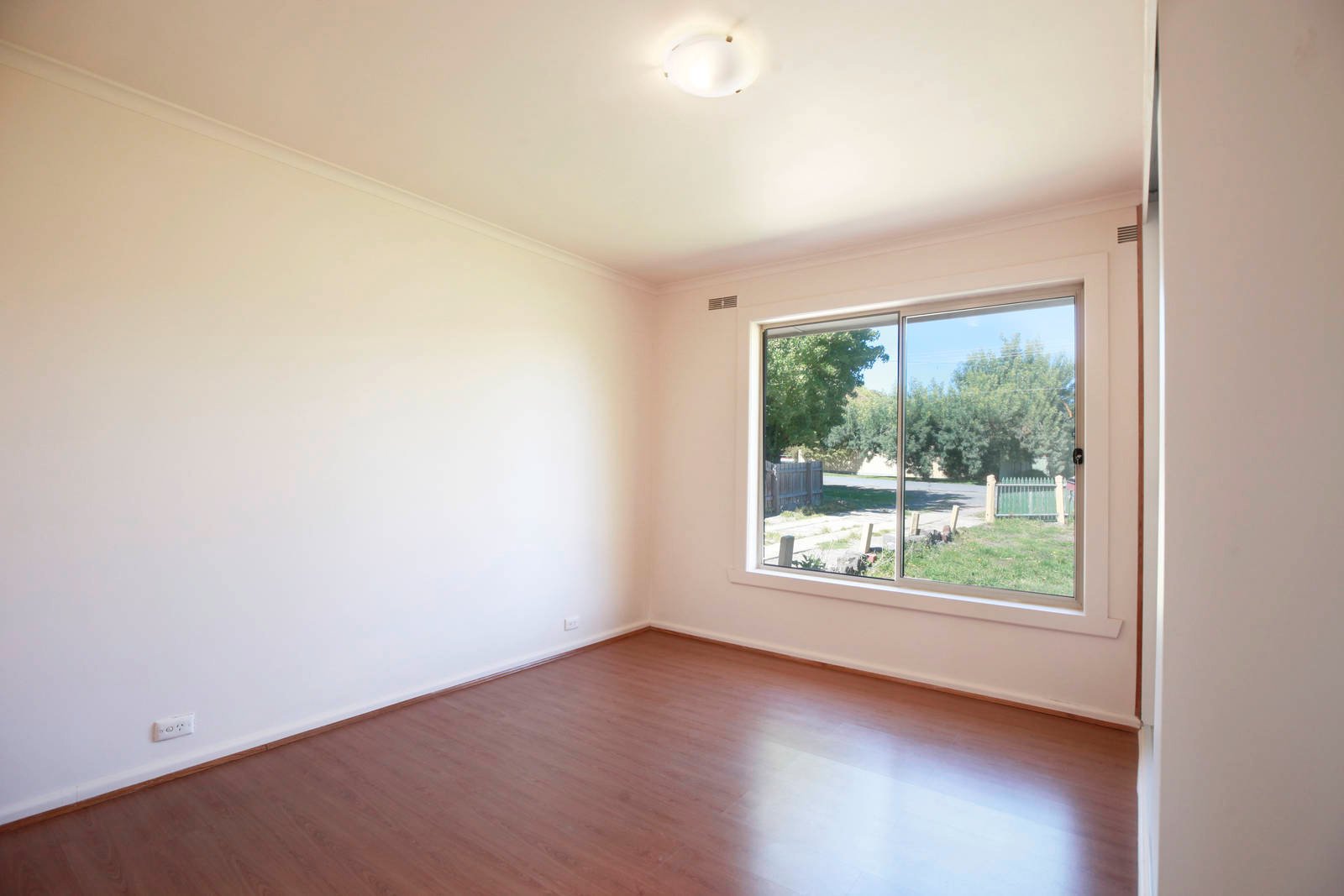 Property Gallery Thumbnail 5