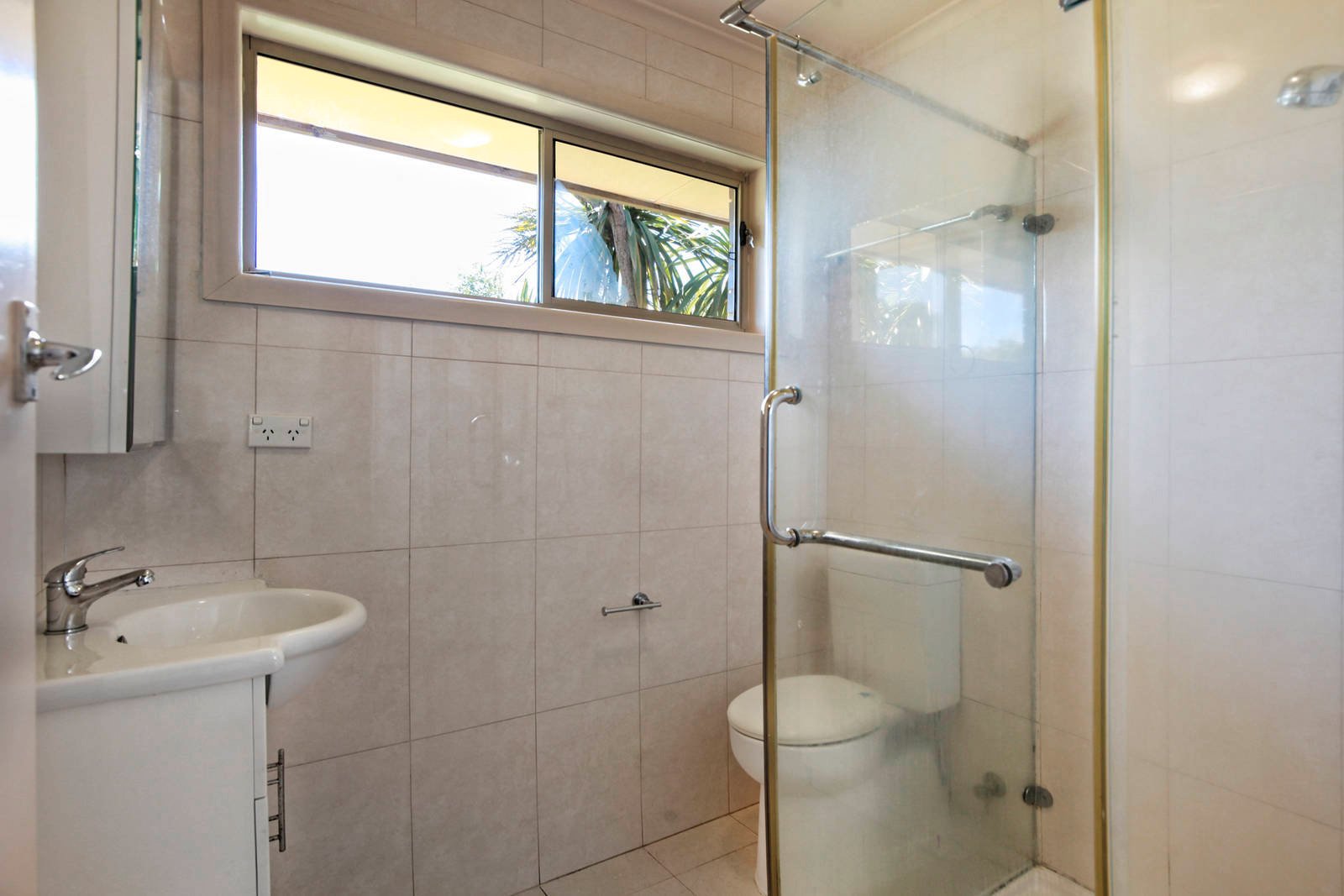 Property Gallery Thumbnail 6