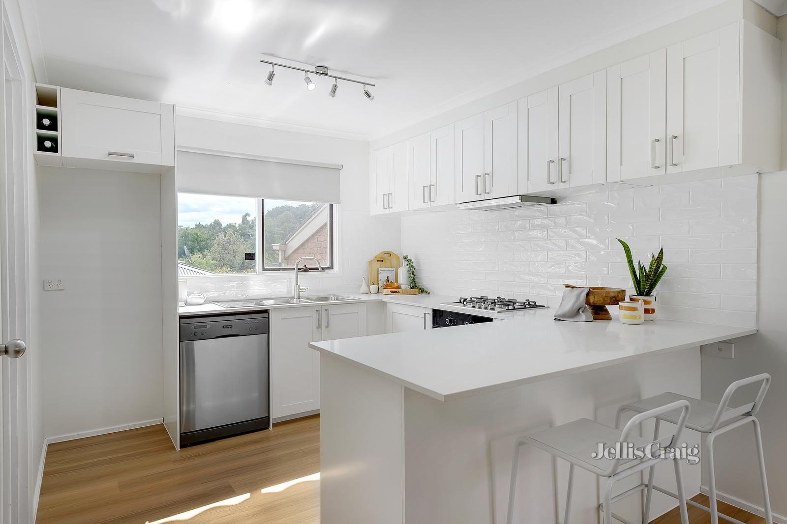 5/8 Longs Road, Lower Plenty image 4