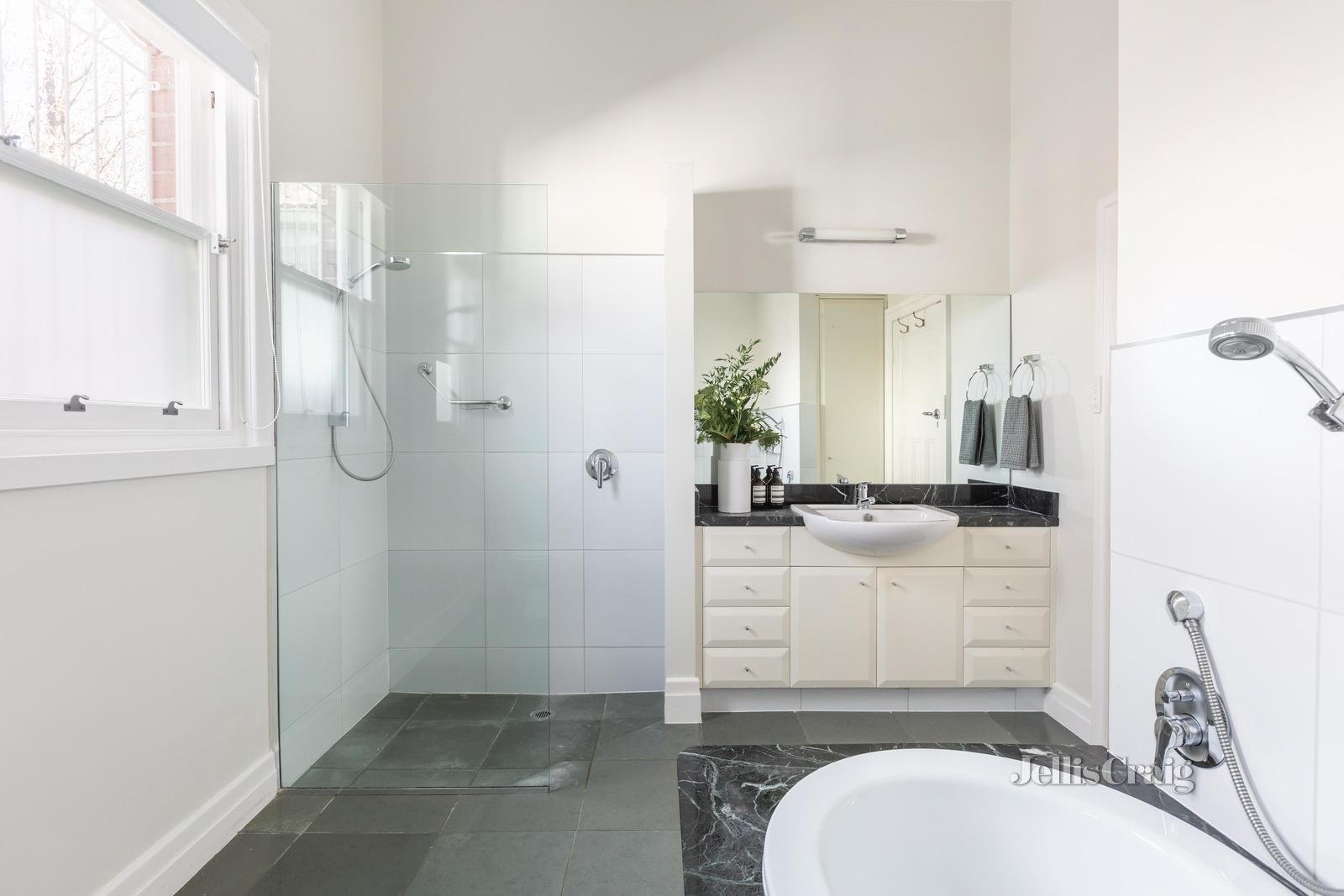 58 Macgregor Street, Malvern&nbsp;East image 5