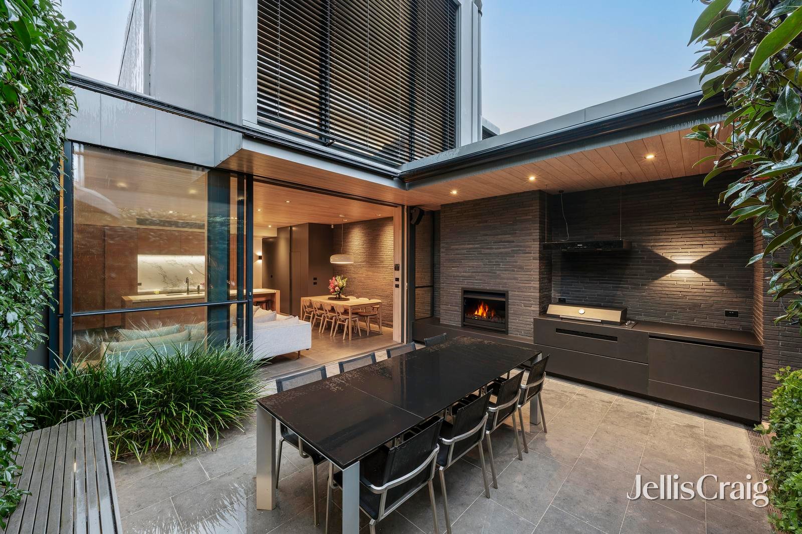 58 Manningtree Road, Hawthorn image 1