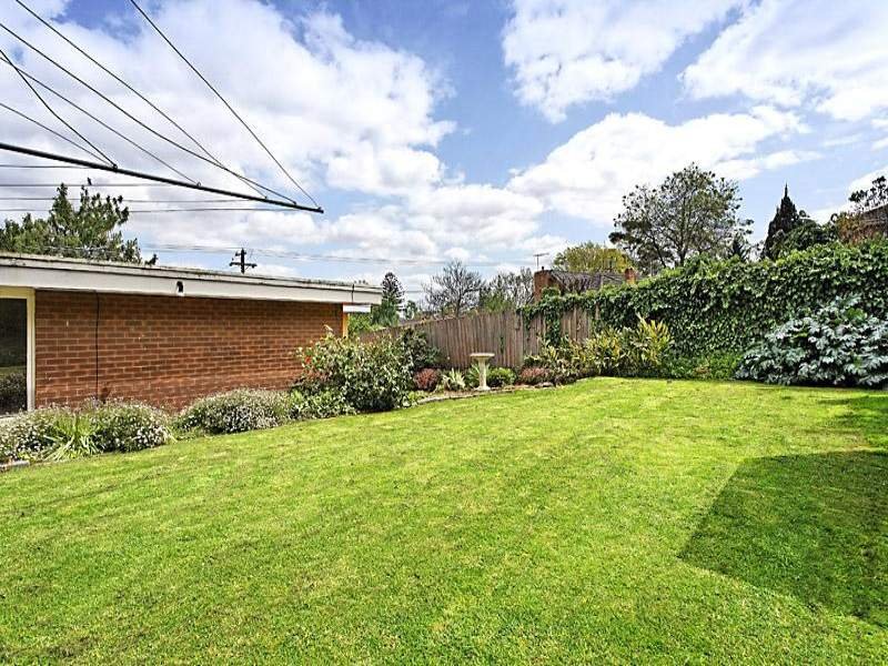58 Narrak Road, Balwyn image 8