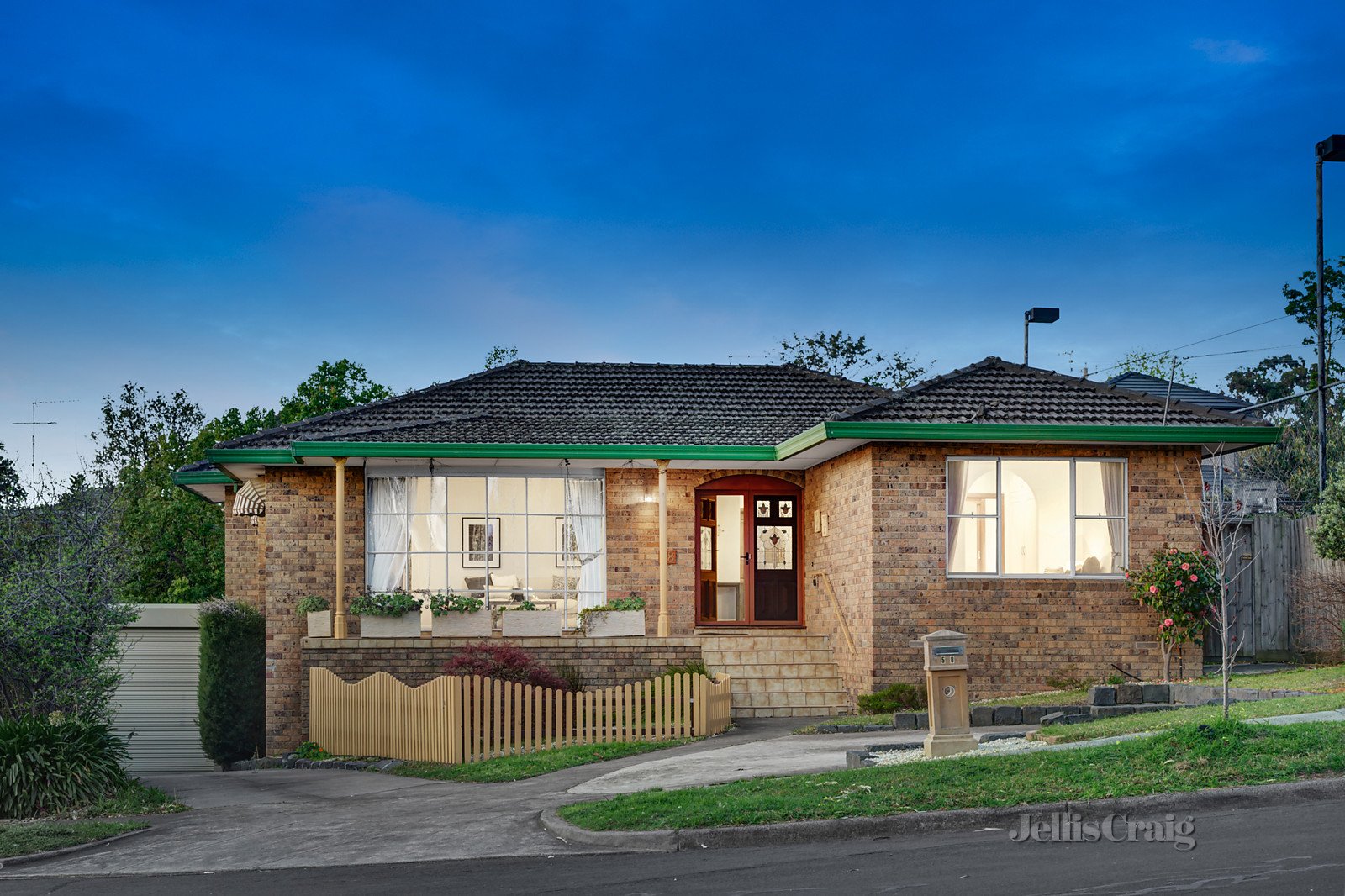 58 Rathmullen Quadrant, Doncaster image 2