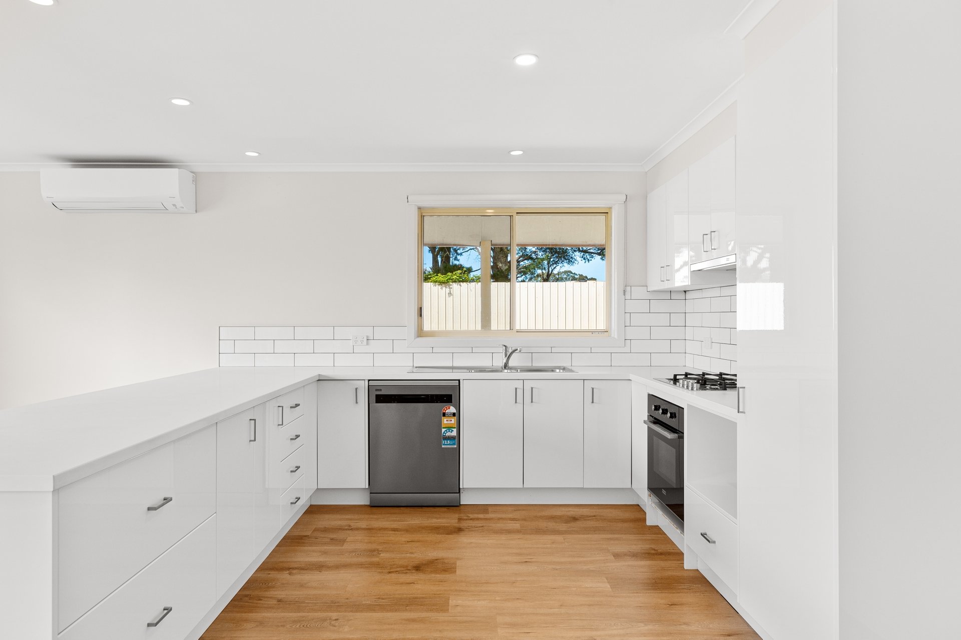 Property Gallery Thumbnail 3