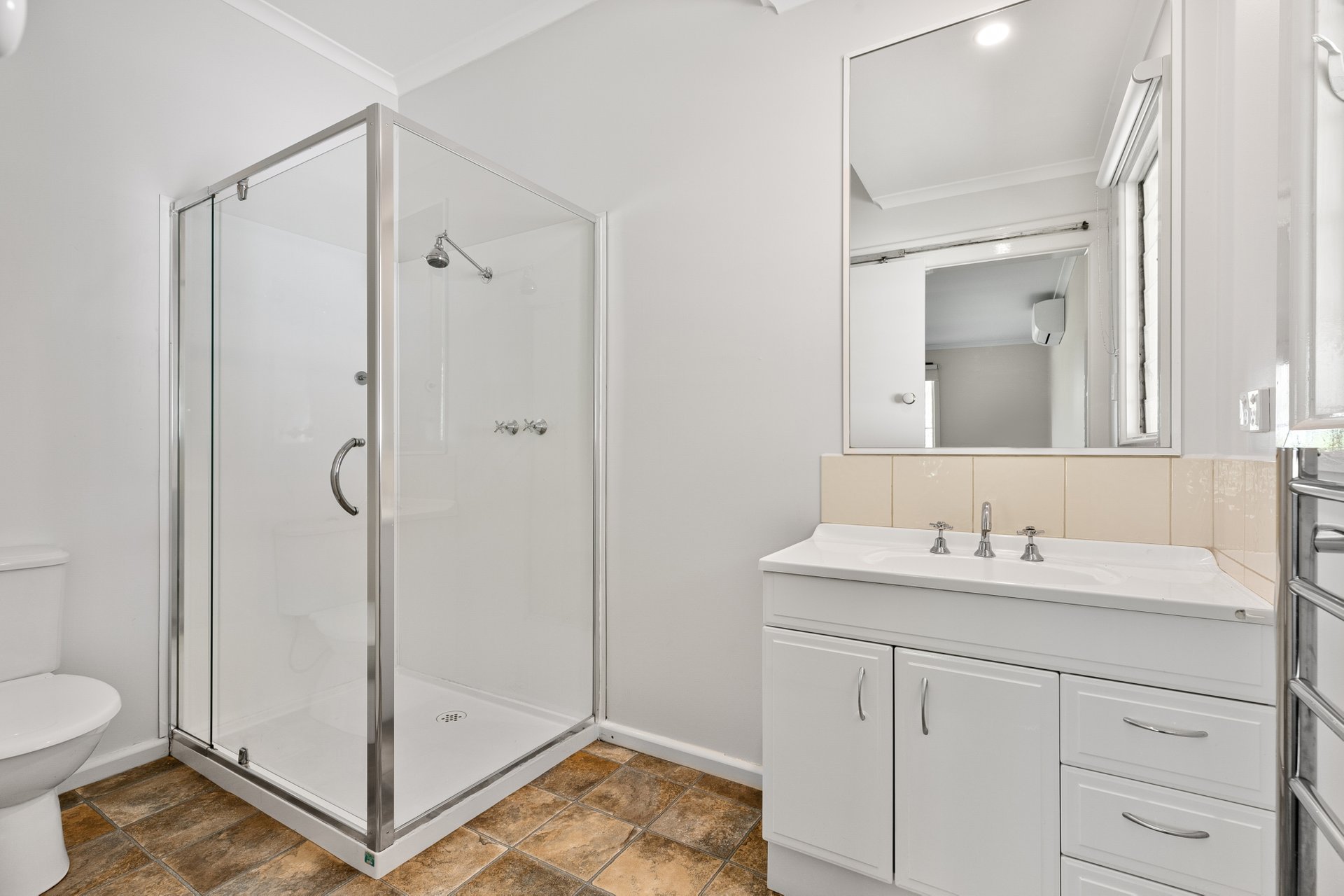 Property Gallery Thumbnail 8