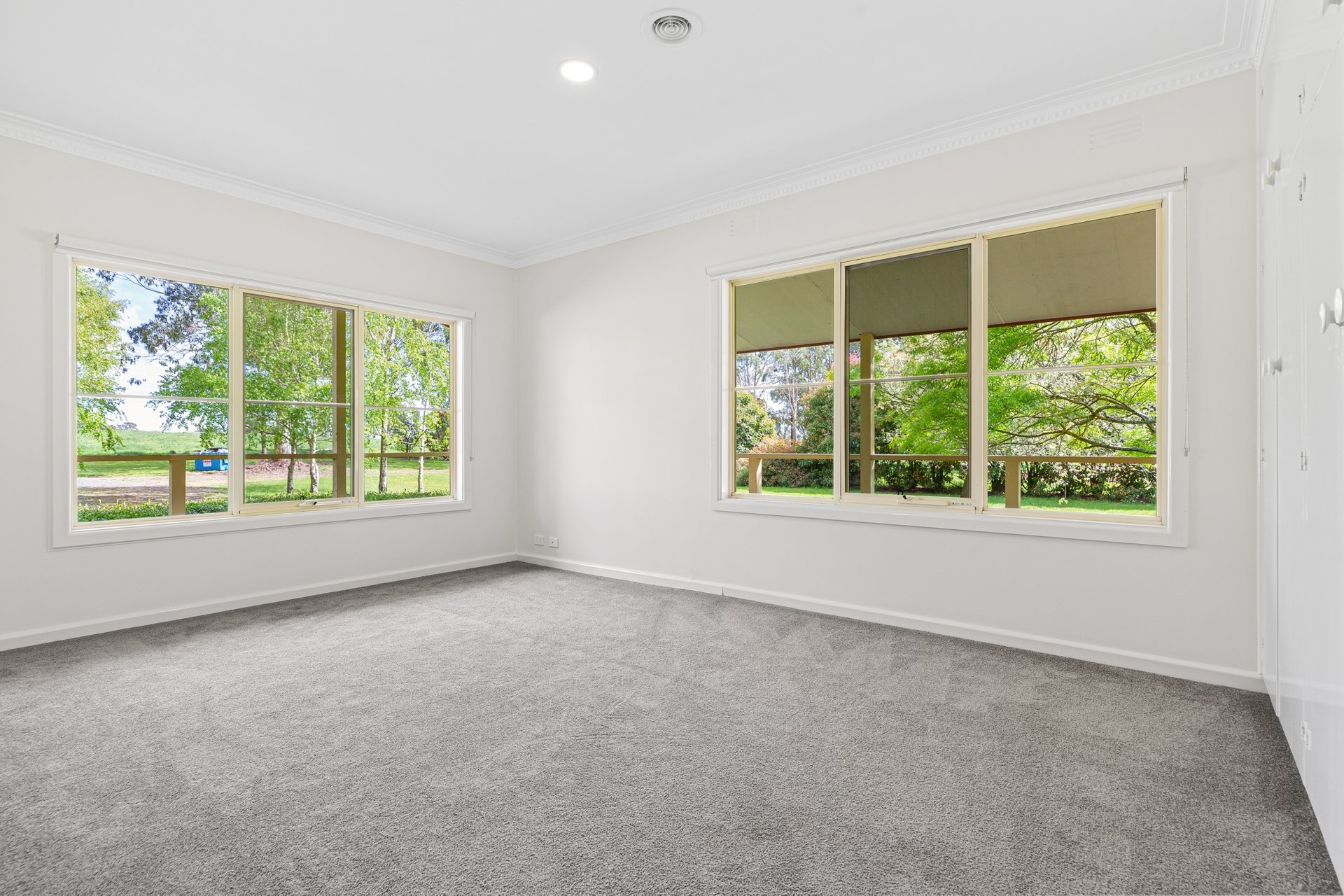 Property Gallery Thumbnail 5