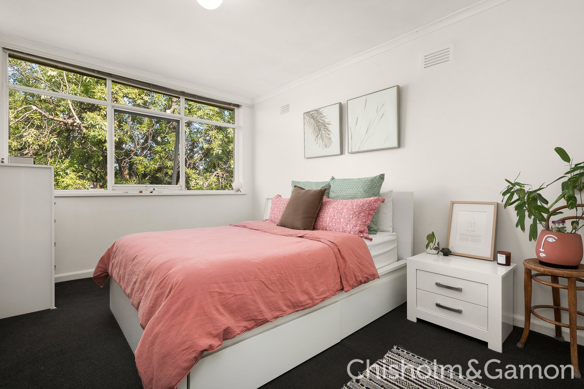 5/8 Spray Street, Elwood image 3