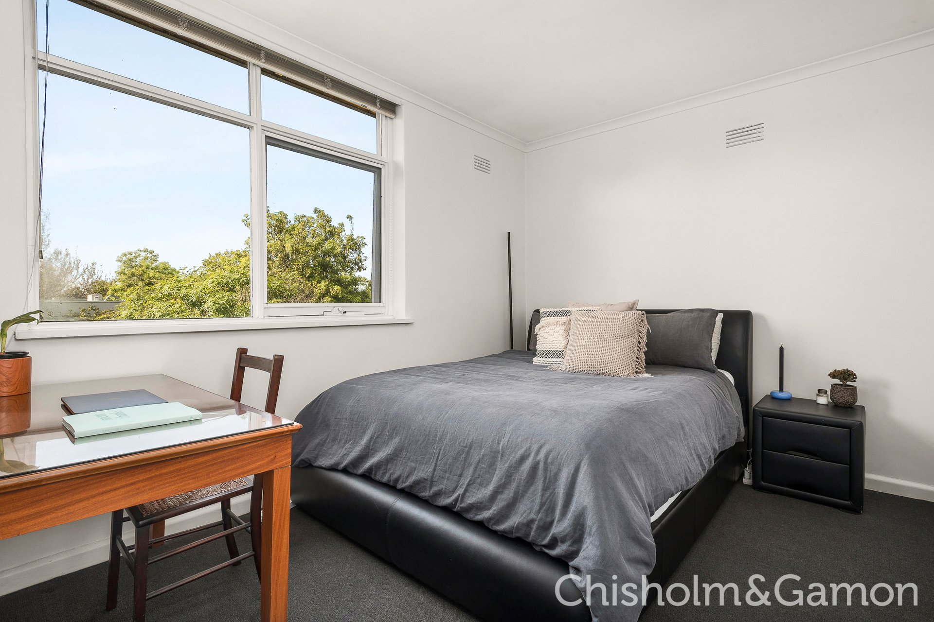 5/8 Spray Street, Elwood image 4