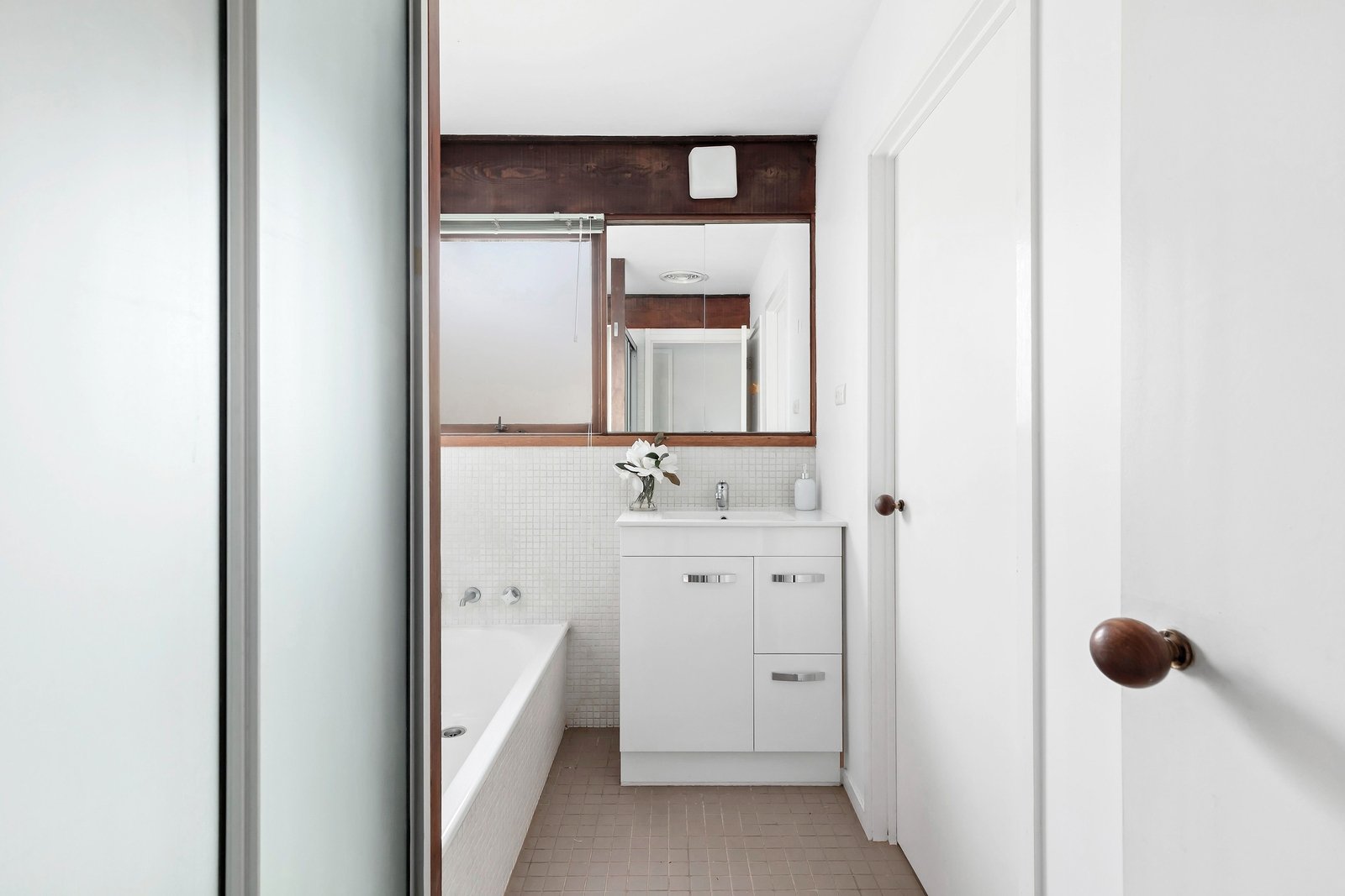 Property Gallery Thumbnail 8