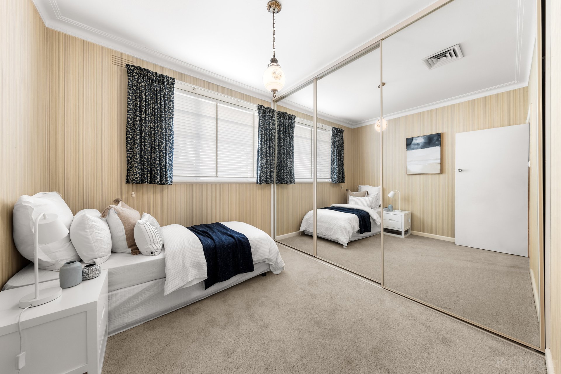 Property Gallery Thumbnail 8
