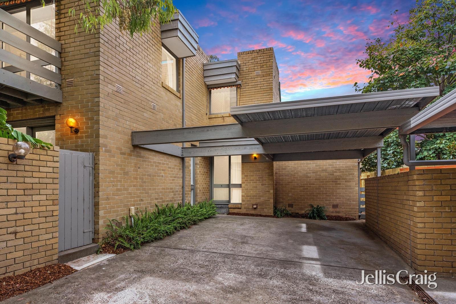 5/8 Via Media, Box&nbsp;Hill image 1