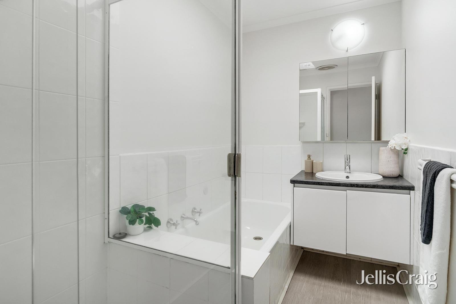 5/8 Via Media, Box&nbsp;Hill image 5