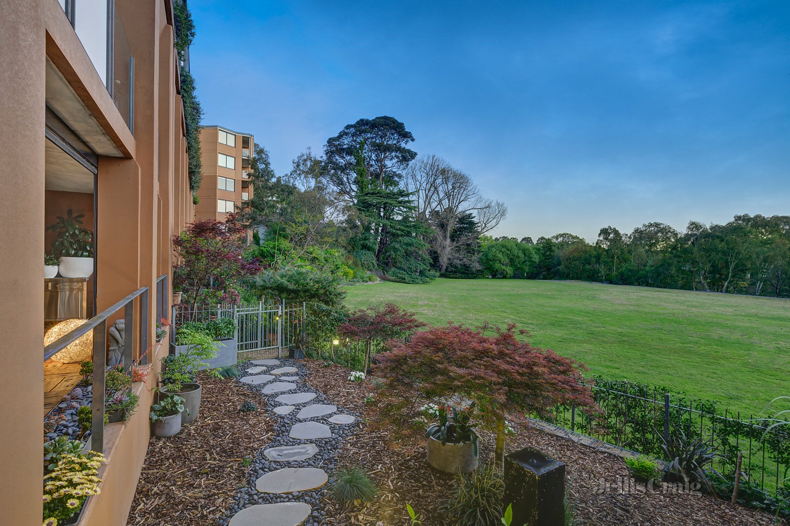 5/8 Wallen Road, Hawthorn image 6