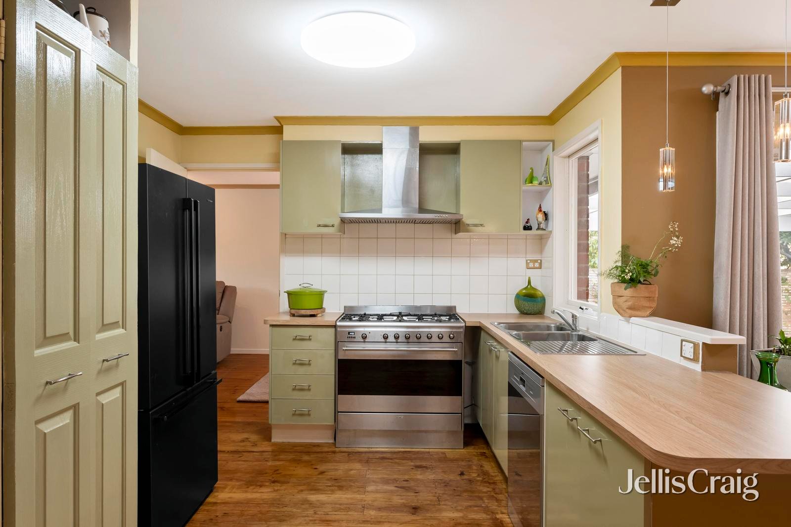 58 Warrien Road, Croydon North image 3