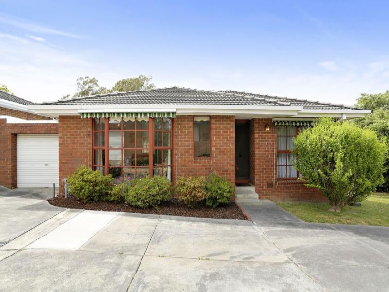 5/8 Wildwood Grove, Ringwood image 1