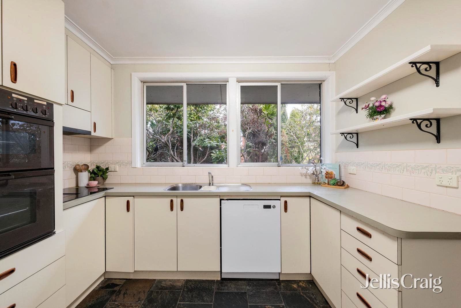 58 Wonga Road, Ringwood image 4