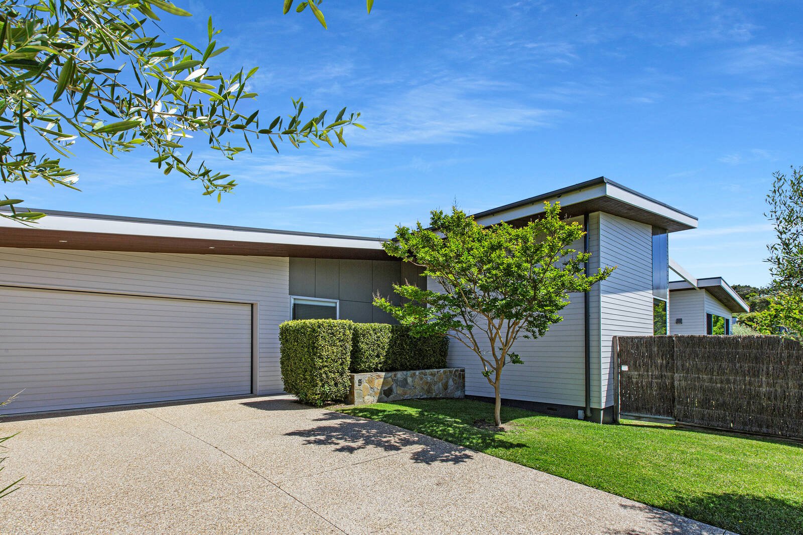 Property Gallery Thumbnail 16