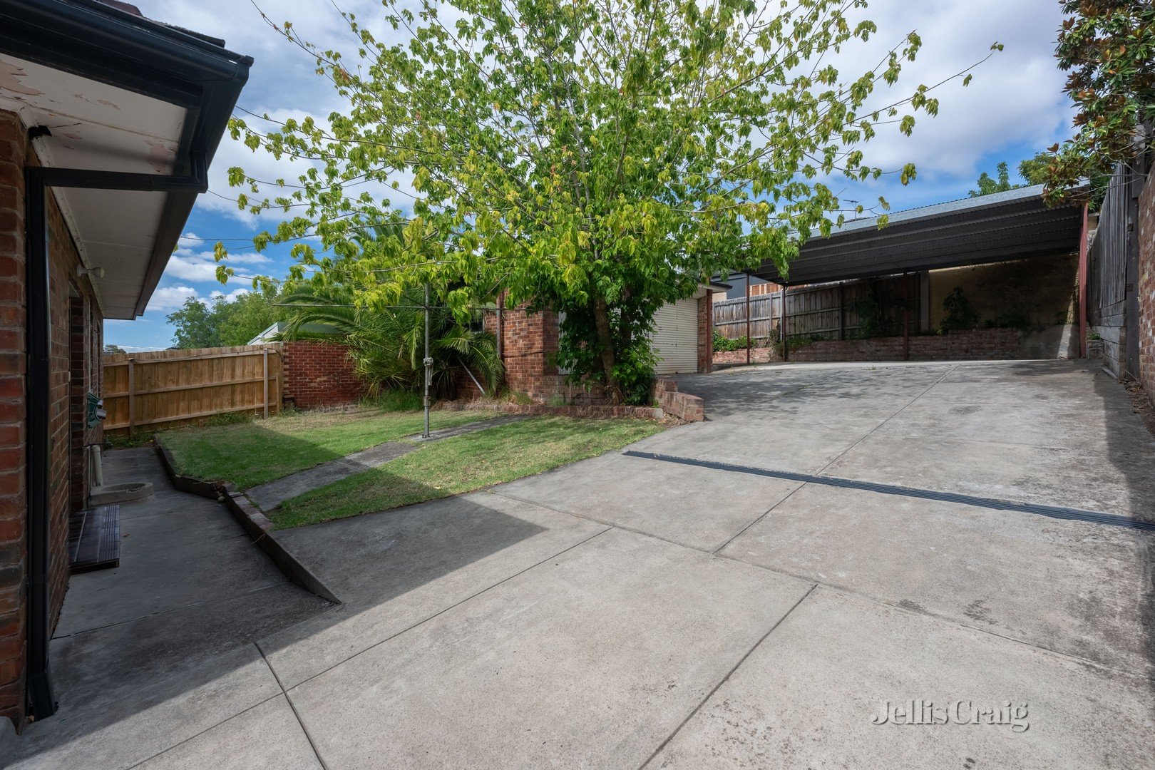 587 Pascoe Vale Road, Oak Park image 6