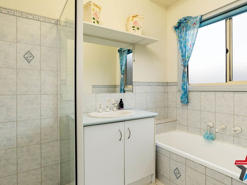 588 Warburton Highway, Seville image 13