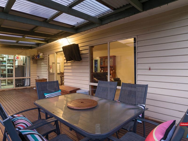 588 Warburton Highway, Seville image 14