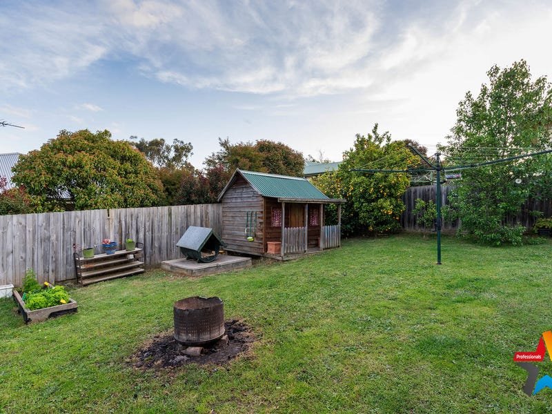 588 Warburton Highway, Seville image 17