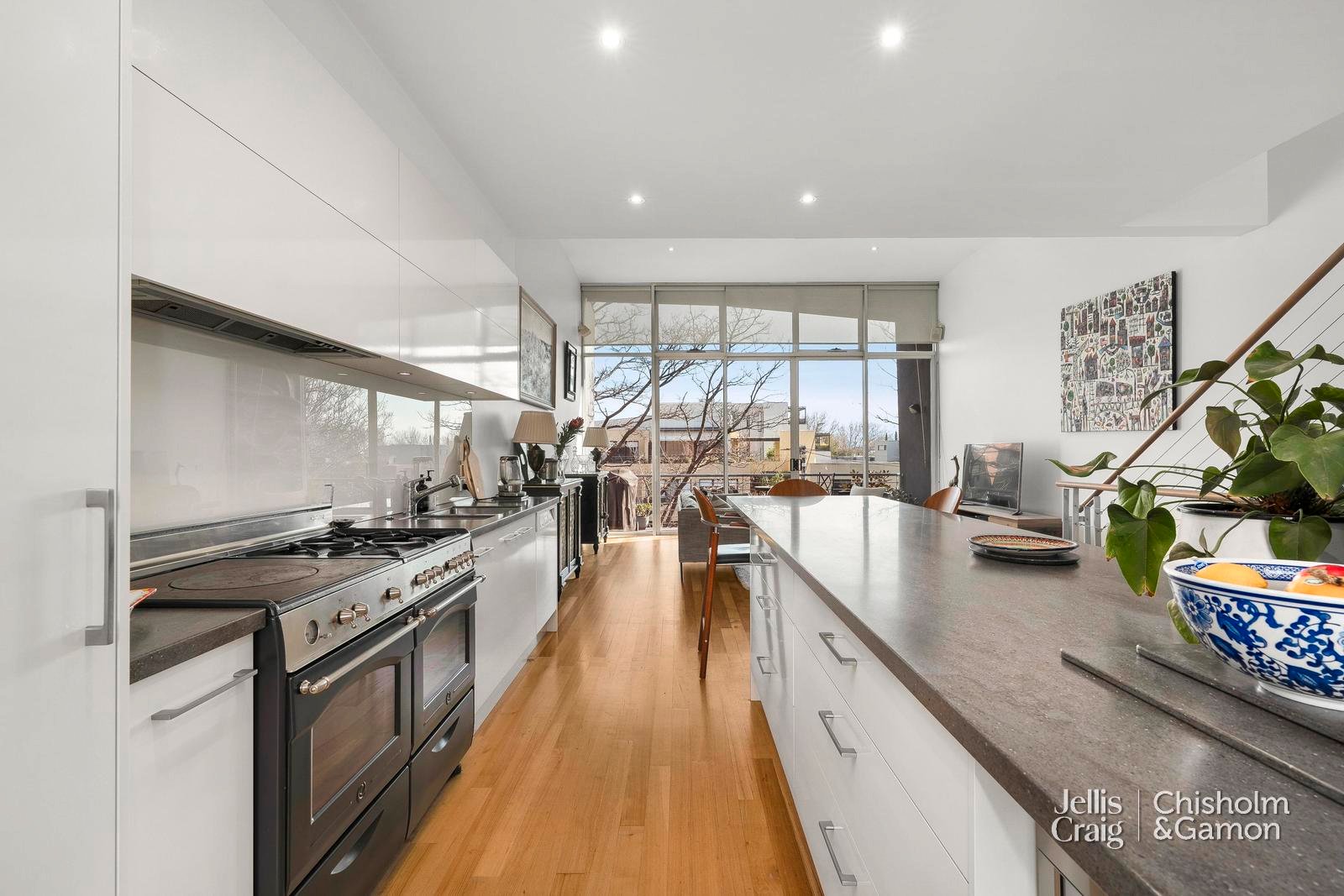 59 Broadway, Elwood image 4