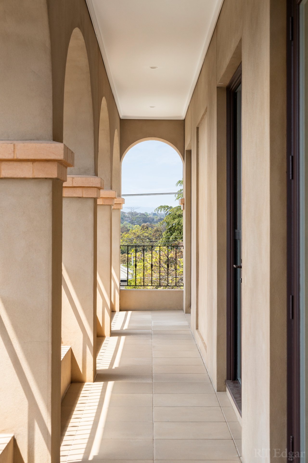 Property Gallery Thumbnail 12