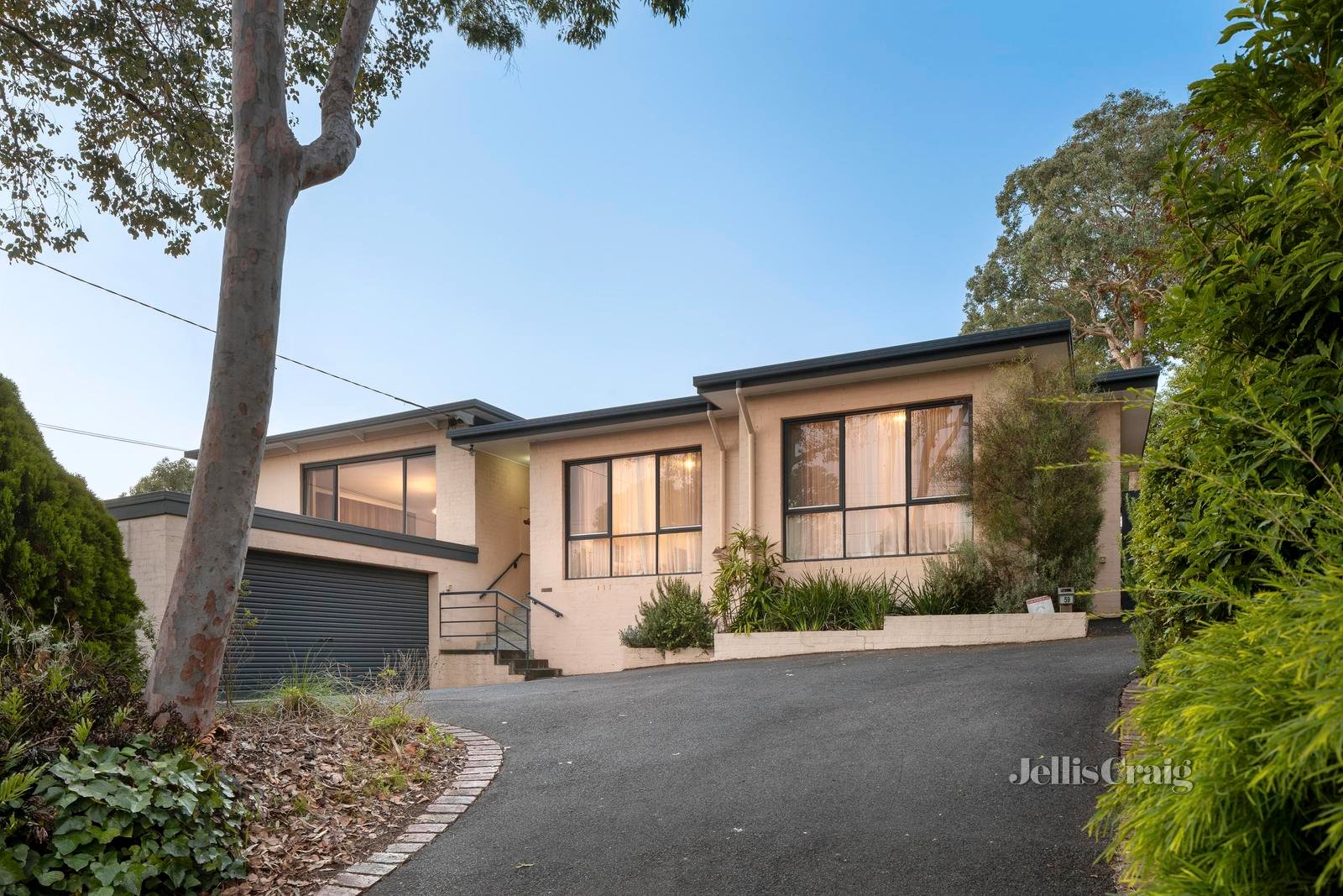 59 Fernside Avenue, Briar Hill image 1