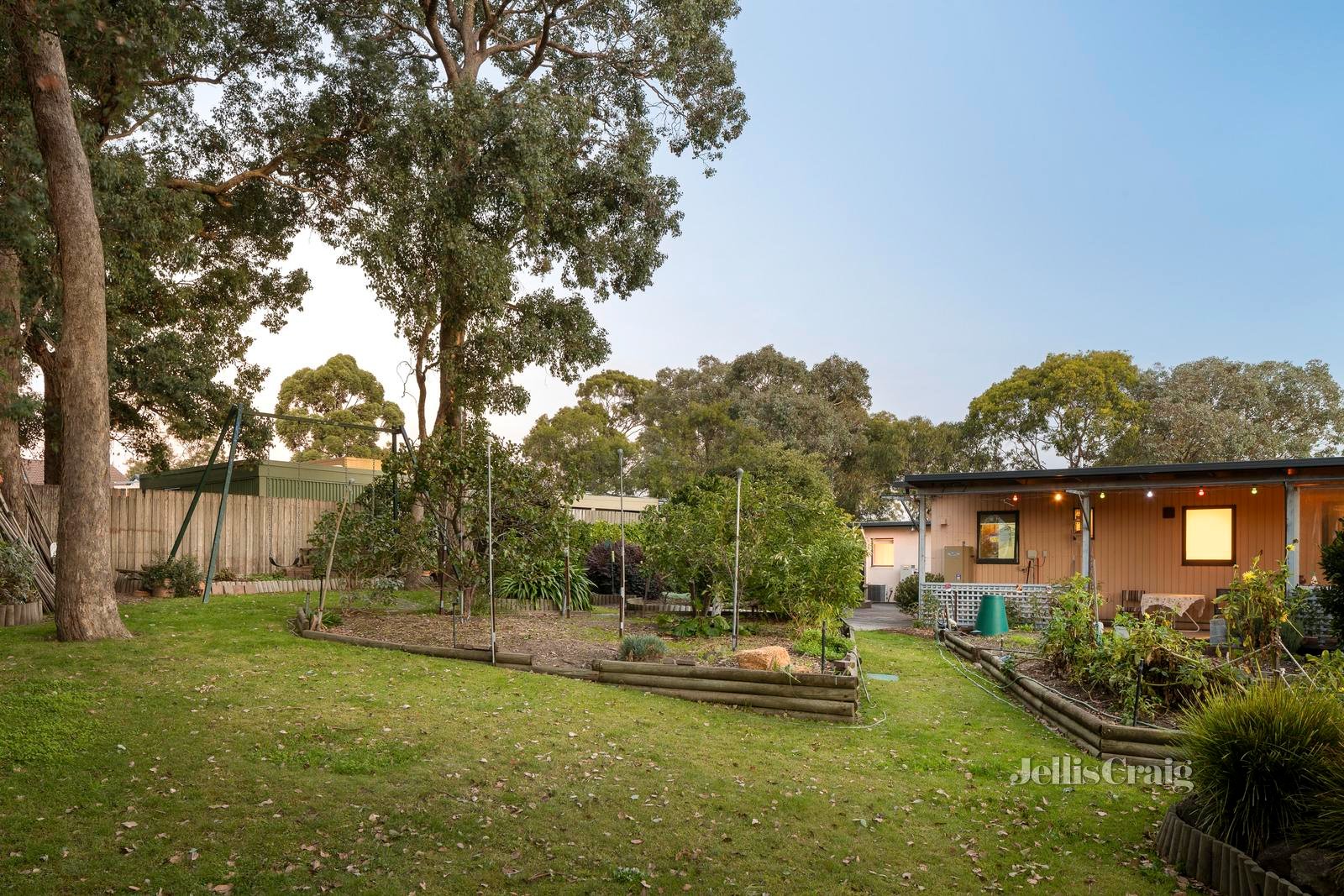 59 Fernside Avenue, Briar Hill image 14