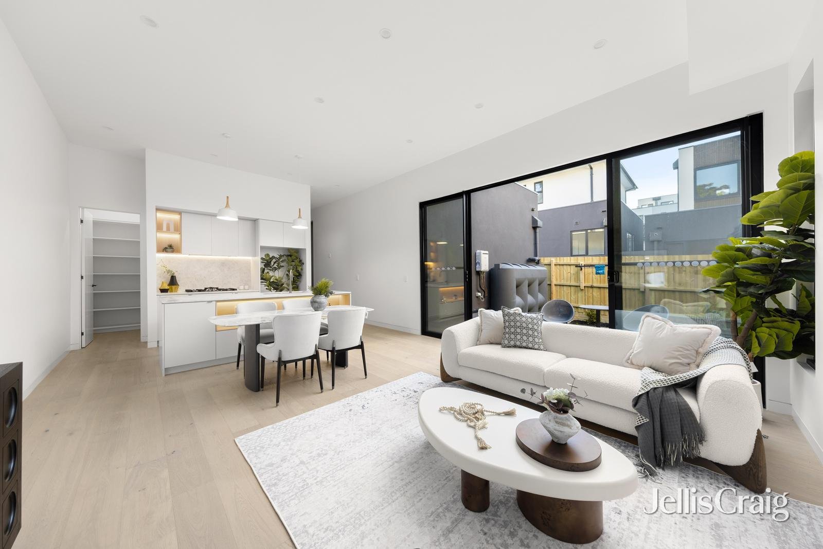 5/9 Frankcom Street, Blackburn image 2