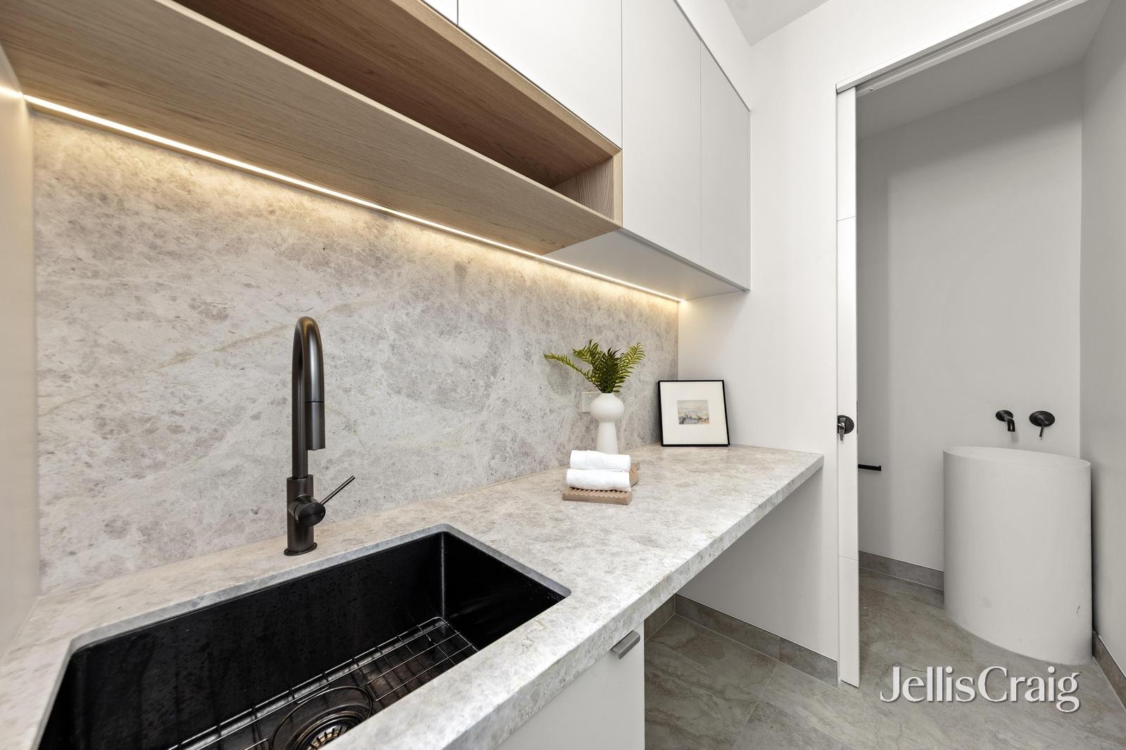 5/9 Frankcom Street, Blackburn image 12