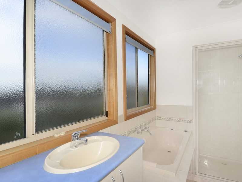 59 Graylea Avenue, Herne Hill image 7