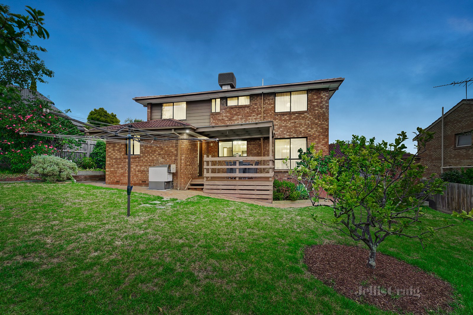 59 Huntingfield Drive, Doncaster East image 8
