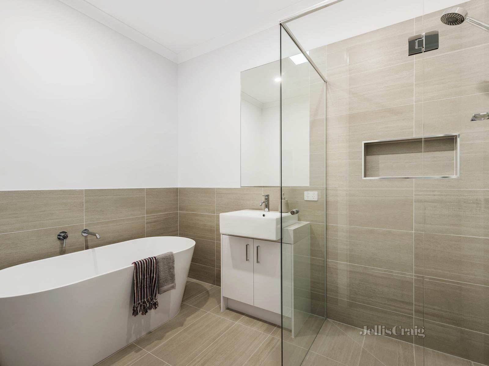 59 Josephine Avenue, Mount Waverley image 6