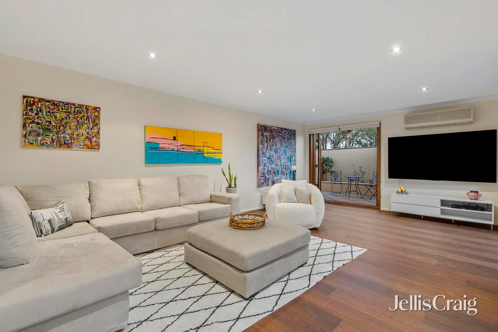 5/9 King Georges Avenue, Mornington image 7