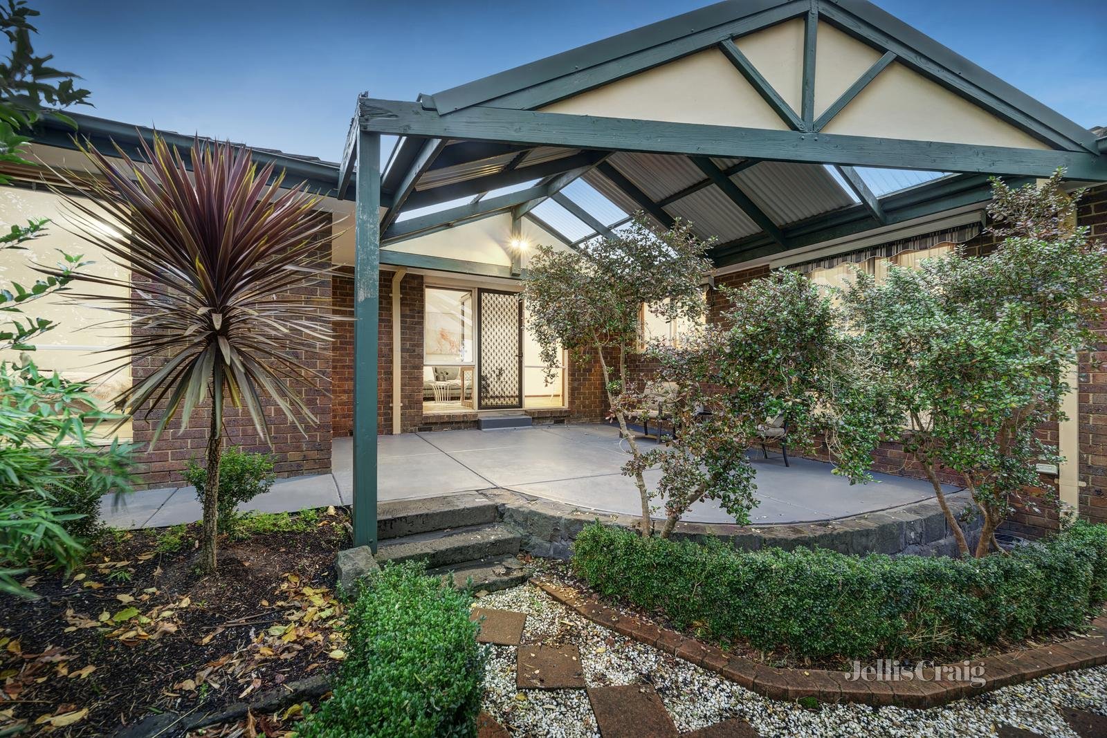 59 Larnoo Drive, Doncaster East image 1