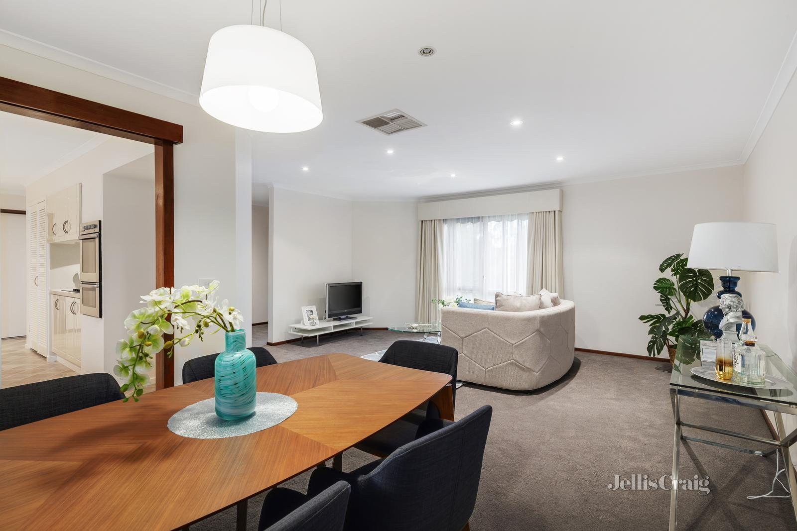 59 Larnoo Drive, Doncaster East image 3