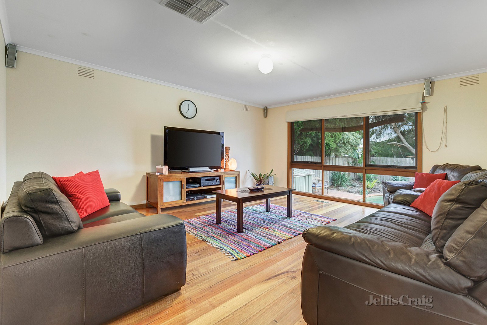 59 Remington Drive, Glen Waverley image 2