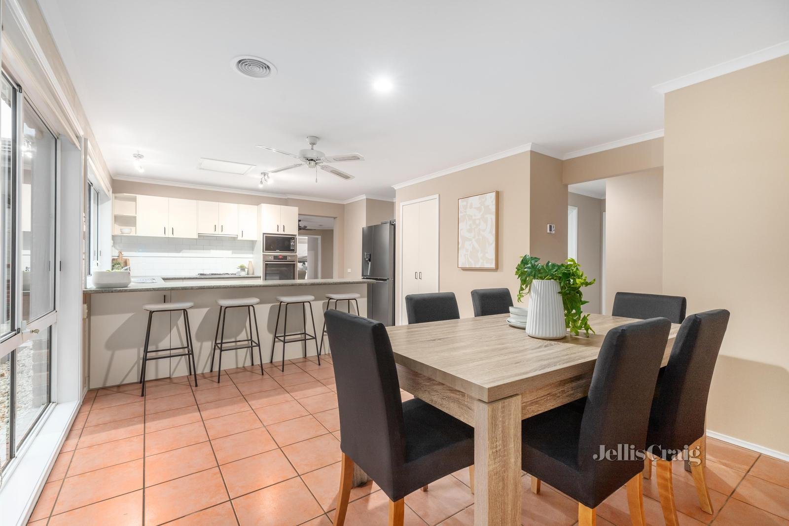 59 Tanbridge Way, Warranwood image 5