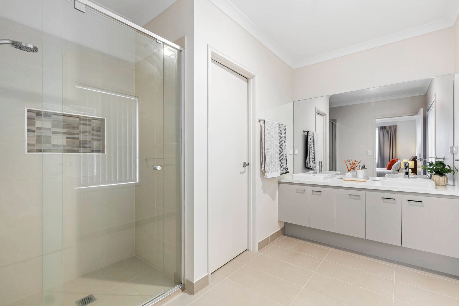 Property Gallery Thumbnail 6