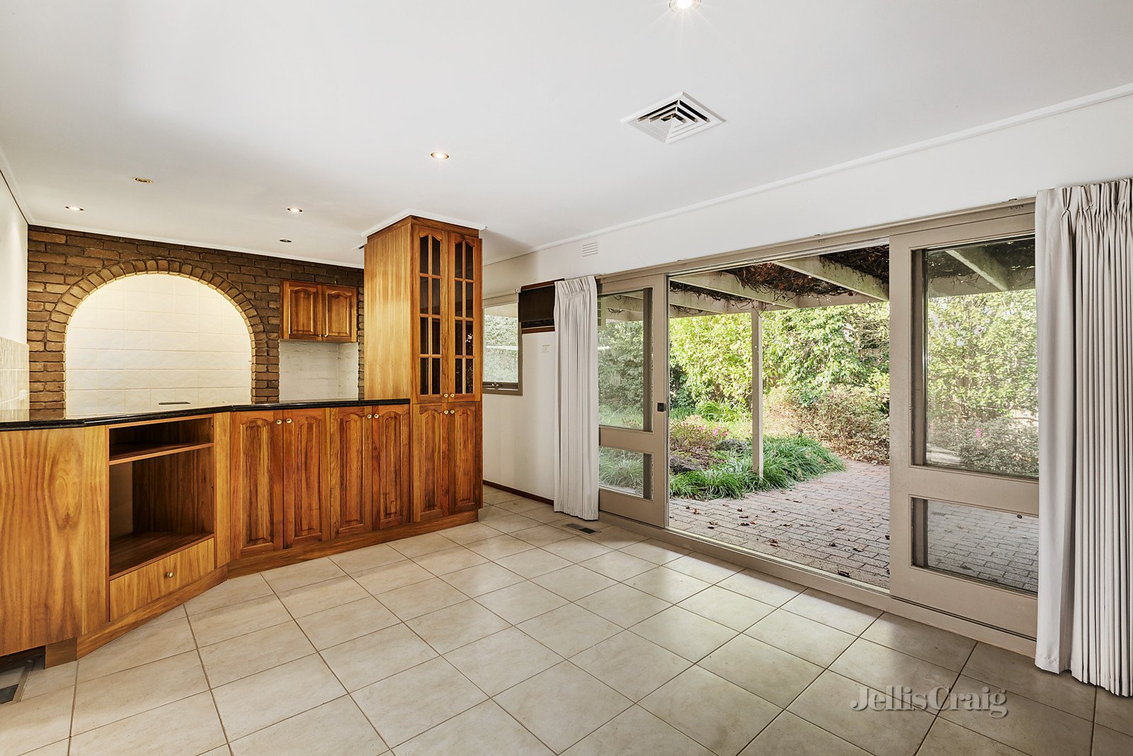 59 Walker Road, Mount Waverley image 6