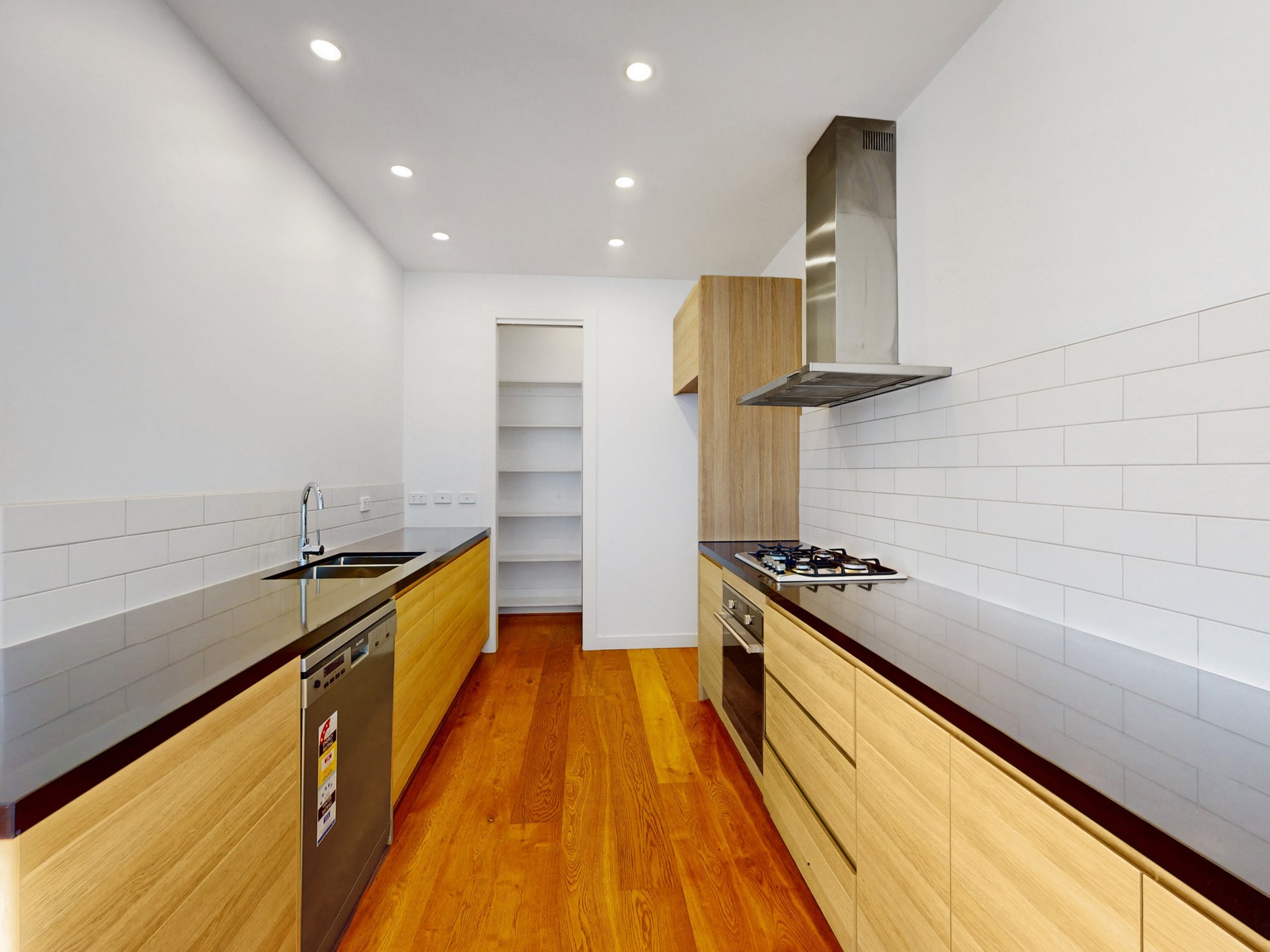 5/90 Farnham Street, Flemington image 2