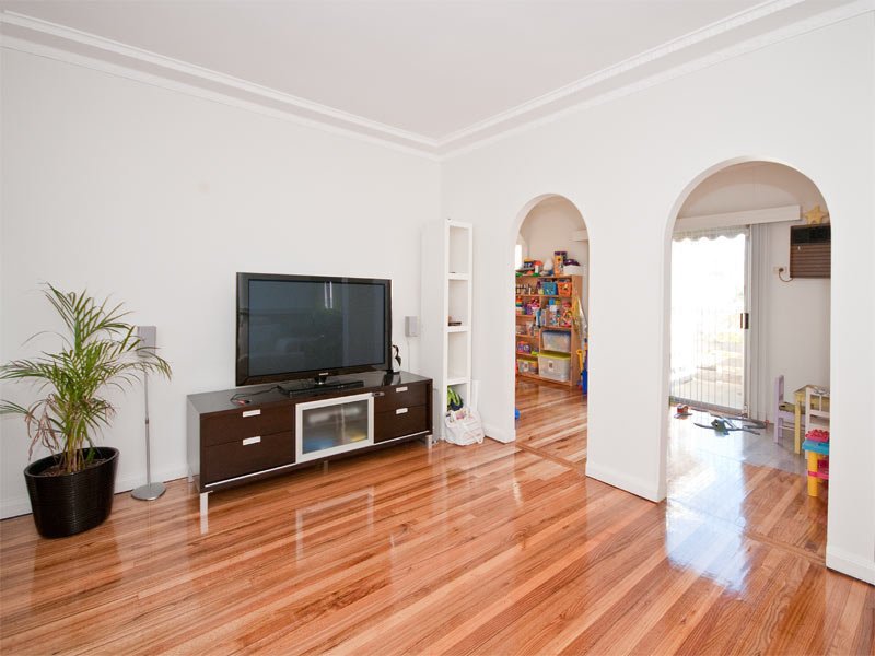 591 Elgar Road, Mont Albert North image 2