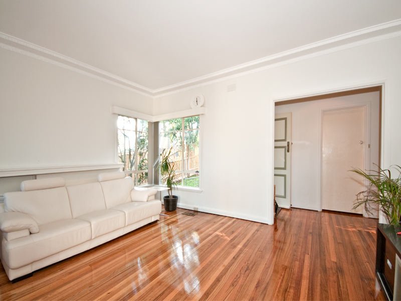591 Elgar Road, Mont Albert North image 4