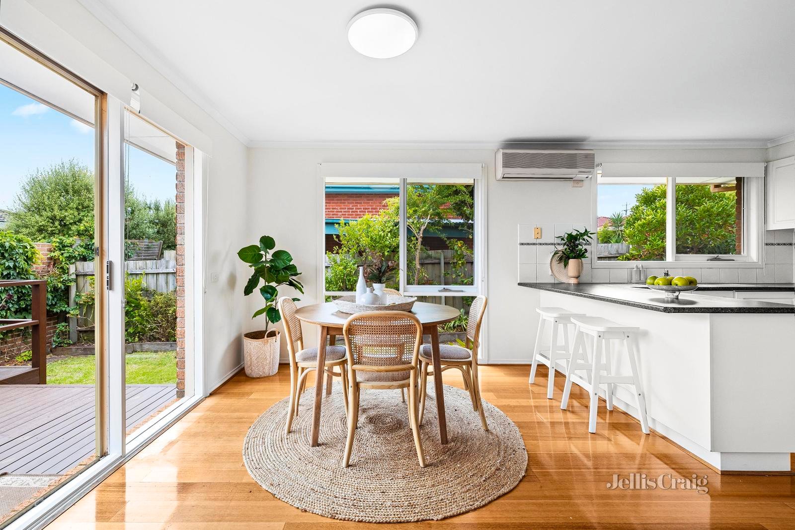 5/92 Herbert Street, Mornington image 5