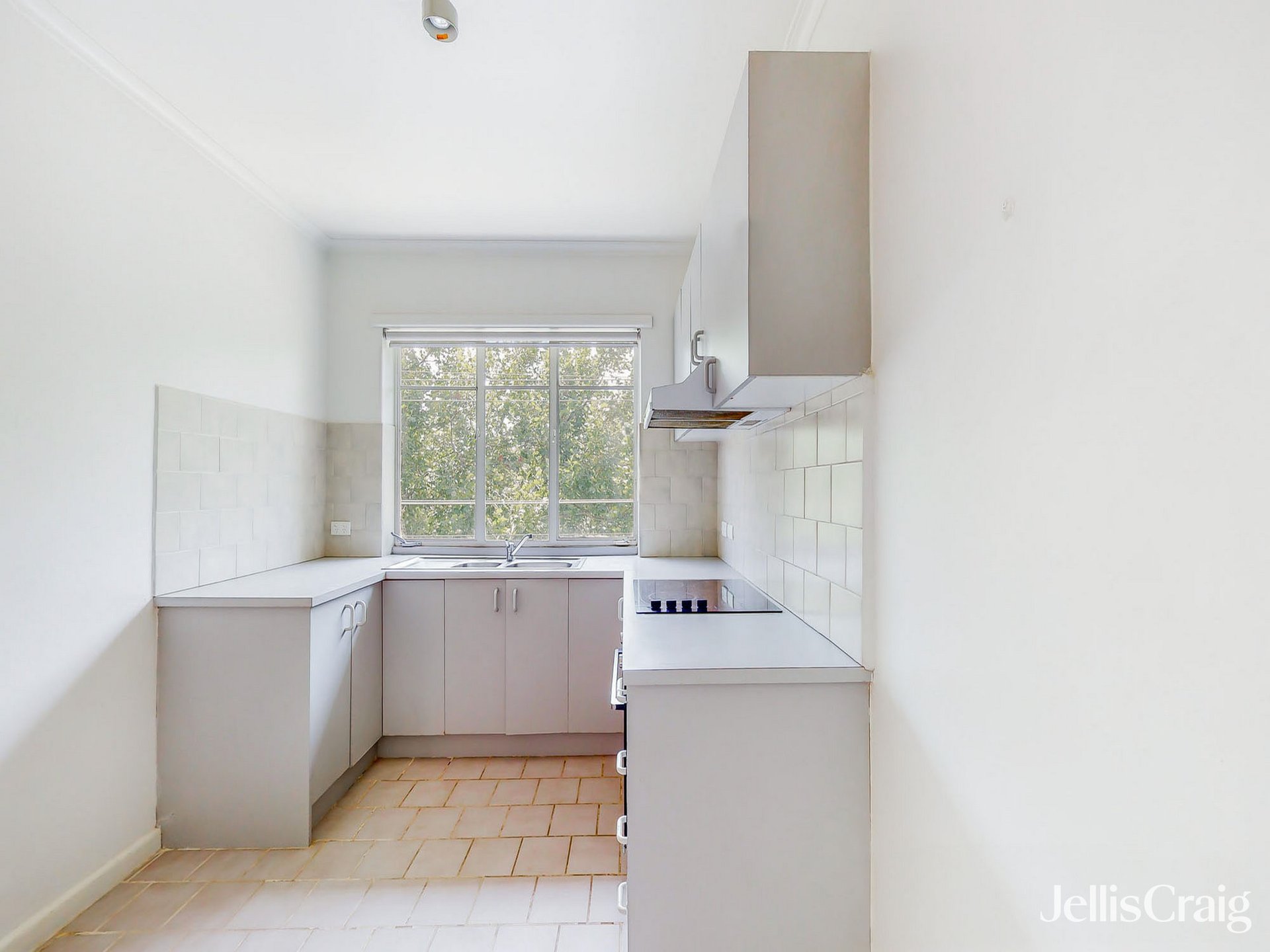 5/93 Mitford Street, Elwood image 5