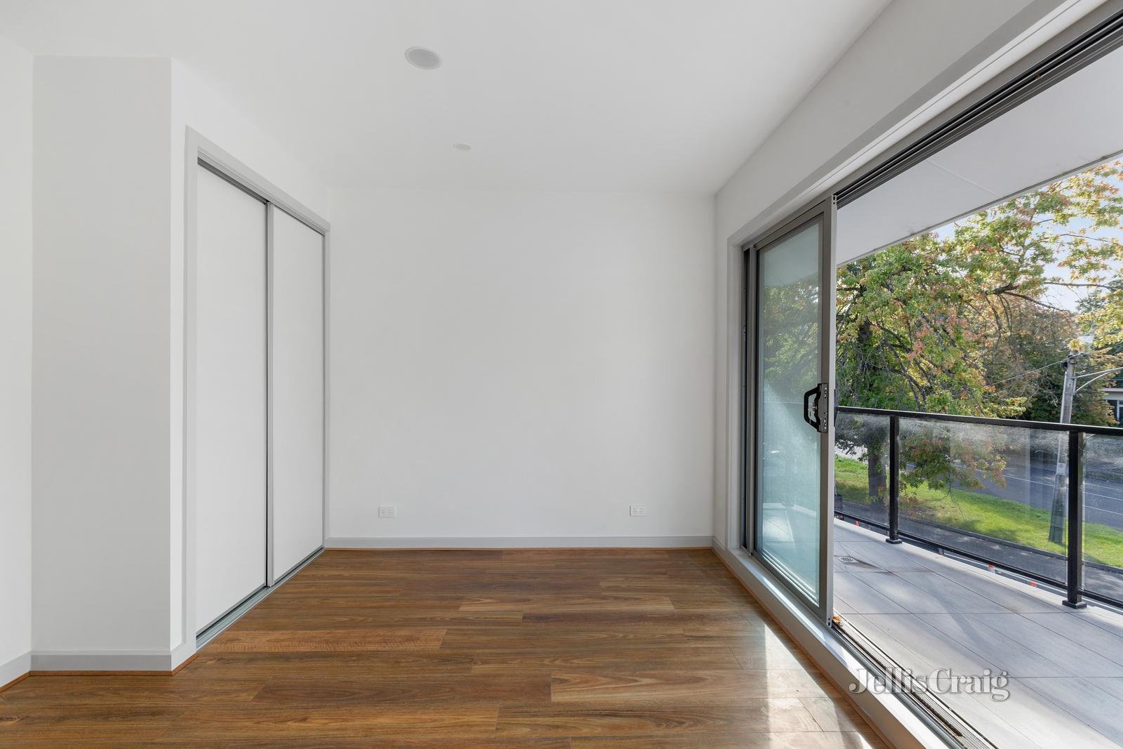 5/97 Bulleen Road, Balwyn North image 4